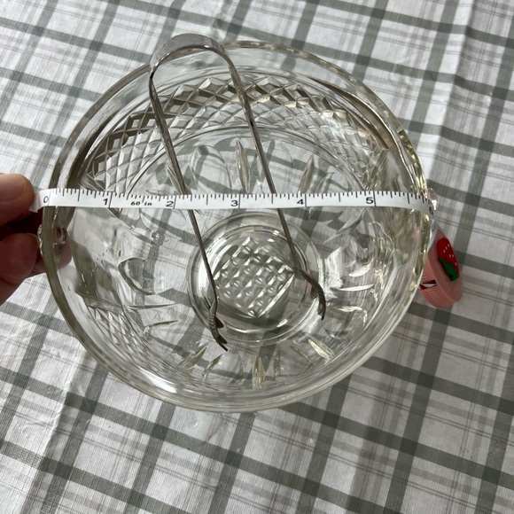 Vintage Clear Diamond Cut Glass Ice Bucket with Hammered Metal Handle and Tongs - Picture 11 of 12